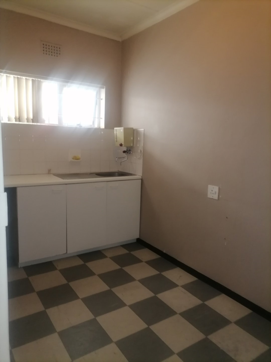 2 Bedroom Property for Sale in Bellville Central Western Cape